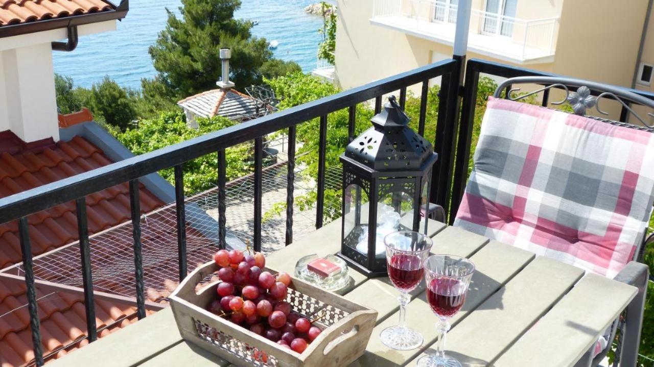 Beach Apartments Nemira Omis Exterior photo
