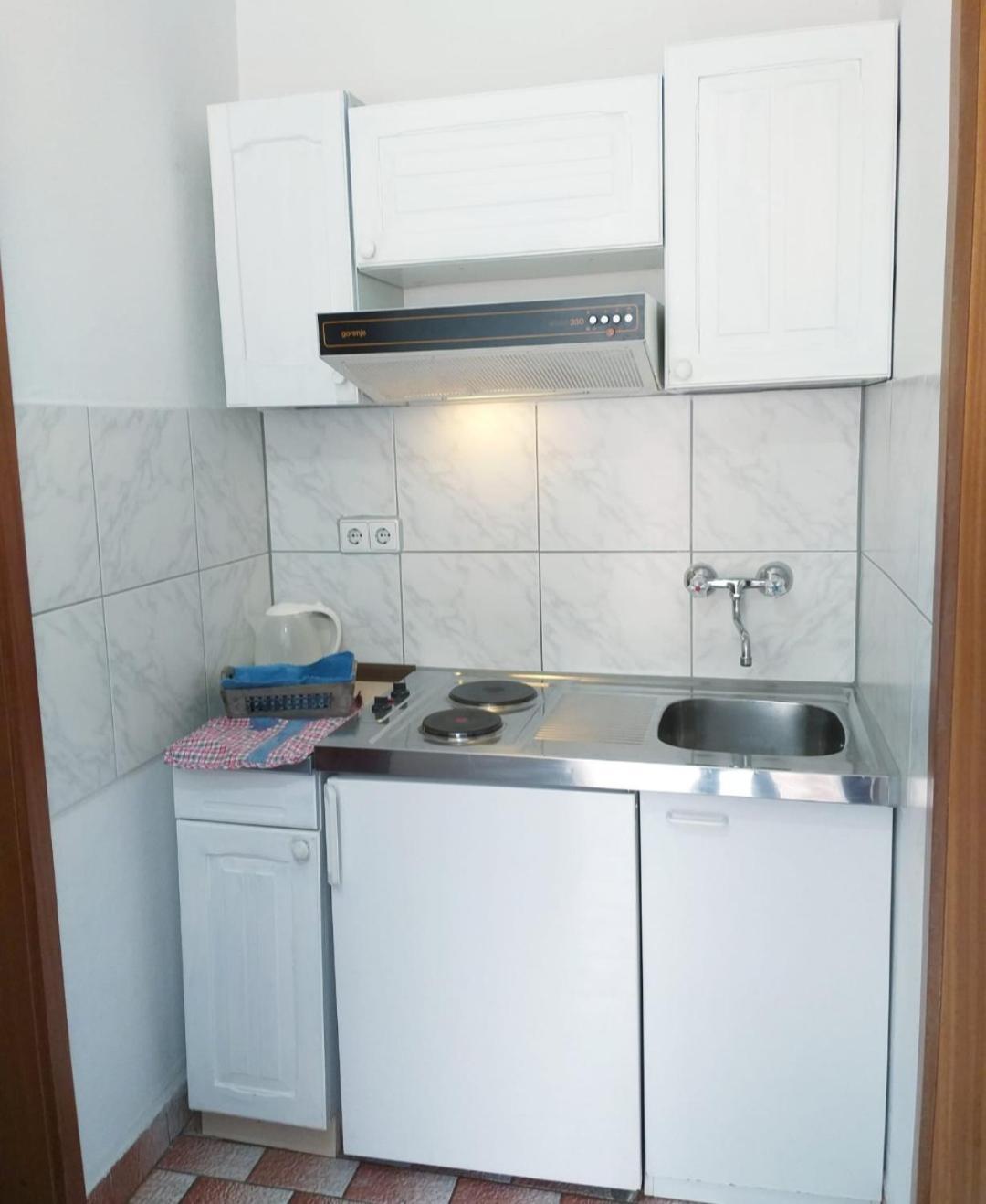 Beach Apartments Nemira Omis Exterior photo